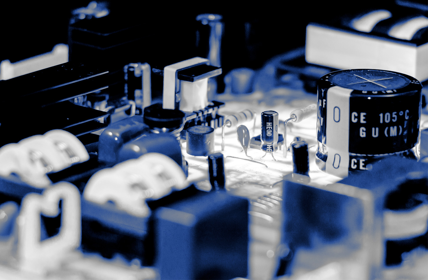 Convertitori DC-DC bidirezionali a ponte intero (Dual Active Bridge), mezzo ponte (Dual Half Bridge) e ibridi